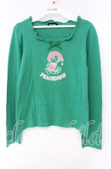 PEACE NOW / フリルネックプリントカットソー  グリーン O-25-10-11-051-PU-TO-IG-ZT238