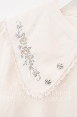 画像2: axes femme / ローズ刺繍ビッグカラーブラウス F アイボリー O-25-10-11-071-AX-BL-OW-OS