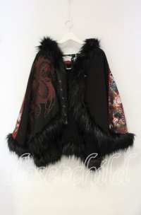 Qutie Frash / ポンチョコート  ブラック×レッド O-25-10-18-093-QU-JA-OW-C029