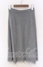 画像2: 【SALE】TOMATSU / スパンコールフラワーニットスカート 38 グレー O-25-10-19-050-LO-SK-IG-ZT224 (2)