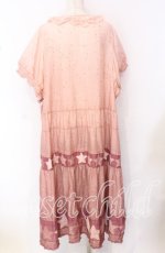 画像5: PINK HOUSE / Starry Sky プリントパッチワークワンピース【お直しあり】 生地付け足し（通常よりも大きなサイズ） ピンク O-25-10-19-085-LO-OP-IG-OS (5)
