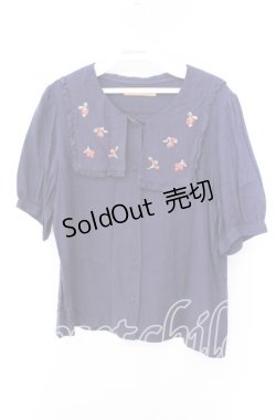 画像1: Fi.n.t / クランベリー刺繍スクエア衿ブラウス F ネイビー O-25-10-20-030-CA-BL-OW-ZT127