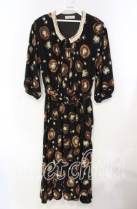 KANEKO ISAO / 花額縁柄ワンピース  クロ O-25-10-21-106-EL-OP-OW-ZT354