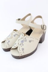 Fi.n.t / 小花刺繍ウッドライクソールサンダル M アイボリー O-25-10-23-1053-CA-SH-IG-ZT-K022