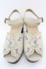 画像2: 【SALE】Fi.n.t / 小花刺繍ウッドライクソールサンダル M アイボリー O-25-10-23-1053-CA-SH-IG-ZTK022 (2)