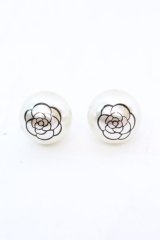 INGEBORG / カメリアプリントパールピアス  アイボリー O-25-10-23-1060-LO-AC-IG-ZT012