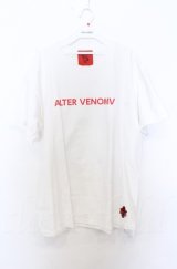 ALTER VENOMV / BAD or MAD Tシャツ  ホワイト O-25-10-24-041-LO-TS-YM-ZS
