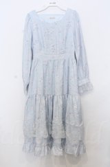 axes femme / SAKURAティアードワンピース F サックス O-25-10-24-09-AX-OP-YM-ZT137