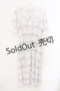 Fi.n.t / レース付け衿レトロフラワーチェック柄ワンピース  アイボリー×ブルー O-25-10-25-068-CA-OP-IG-ZT126