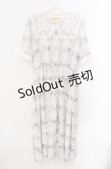 Fi.n.t / レース付け衿レトロフラワーチェック柄ワンピース  アイボリー×ブルー O-25-10-25-068-CA-OP-IG-ZT126