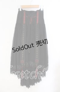 Ozz oneste / バタフライレース付きシャーリングスカート  ブラック×レッド O-25-10-28-053-OO-SK-IG-OS