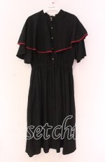 画像1: 【SALE】axes femme / パイピングケープワンピース  クロ O-25-10-29-089-AX-OP-IG-ZT507 (1)