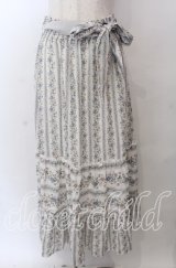 axes femme / ストライプフラワー柄スカート  アイボリー O-25-10-30-1113-AX-SK-IG-ZT209