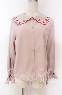 画像1: axes femme kawaii / スカラップ苺刺繍ブラウス M ピンク O-25-10-30-1029-AX-BL-OW-OS