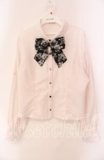 画像1: 【SALE】axes femme / ジャカードリボン付ブラウス  オフ×クロ O-25-10-30-058-AX-BL-IG-ZT054 (1)