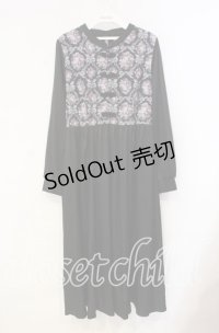 axes femme / チャイナ釦薔薇柄切替ワンピース  クロ O-25-10-30-061-AX-OP-IG-OS