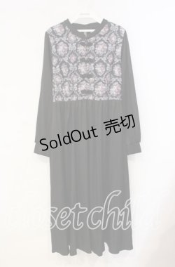 画像1: axes femme / チャイナ釦薔薇柄切替ワンピース  クロ O-25-10-30-061-AX-OP-IG-OS