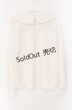 画像4: axes femme / リボン付き猫刺繍ブラウスプルオーバー  オフ O-25-10-30-069-AX-BL-IG-OS