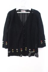 TOMATSU / フラワー刺繍透かしカーディガン  クロ O-25-10-31-043-LO-TO-IG-ZT070
