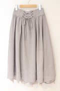 axes femme POETIQUE / バックフリルレースアップスカート  グレー O-25-10-31-3053-AX-SK-IG-OS
