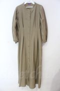 axes femme / ノーカラーシャツワンピース  カーキベージュ O-25-10-31-3006-AX-OP-IG-OS