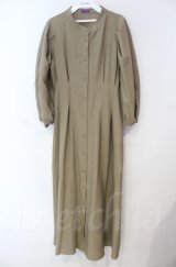 axes femme / ノーカラーシャツワンピース  カーキベージュ O-25-10-31-3006-AX-OP-IG-ZT066