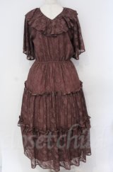 axes femme NOSTALGIE / フリルティアード総レースワンピース  ブラウン O-25-10-31-3021-AX-OP-IG-ZT493