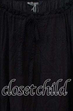 画像2: PINK HOUSE / ロゴ刺繍ピコフリルティアードワンピース【お直しあり】  クロ O-25-10-31-017-LO-OP-IG-OS