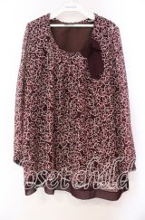 INGEBORG / 手書きフラワー総柄ブラウス  ワイン O-25-11-03-042-LO-BL-IG-ZT449