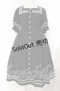 Physical Drop / 半袖スクエアタックセーラーワンピース  クロ O-25-11-04-043-LO-OP-IG-OS