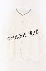 axes femme POETIQUE / 花ブローチ付プチスタンドブラウス M オフ O-25-11-04-086-AX-BL-IG-OS