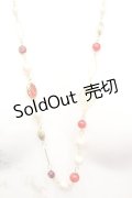 【SALE】axes femme / パールビーズネックレス  ゴールド×アカ O-25-11-06-061-AX-ZA-IG-ZT422-F004