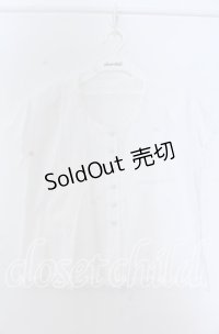 KANEKO ISAO / フロントピンタック半袖ブラウス  シロ O-25-11-07-052-EL-BL-OW-OS