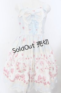 BABY,THE STARS SHINE BRIGHT / なかよしくみゃちゃんのいちごとレースのミルフィーユ柄ジュディジャンパースカート  リリアンちゃんいろ（サックス） O-25-11-07-083-BA-OP-OW-OS