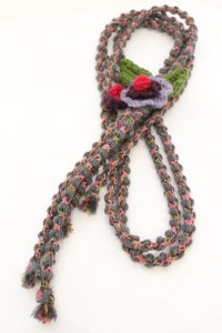 TOMATSU / ニットモチーフベルト  グレー×パープルフラワー O-25-11-07-1054-LO-ZA-IG-ZT168-F005