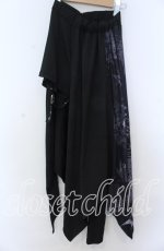 画像1: 【SALE】NieR CLOTHING / 変則フラップスカート付きパンツ【彼岸花】  ブラック×グレー O-25-11-07-094-PU-PA-IG-ZT401 (1)