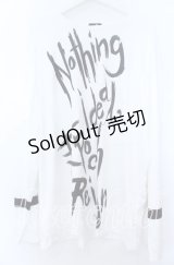 NieR Clothing / ワードプリントストレッチカットソー  ホワイト O-25-11-07-103-PU-TS-YM-ZT1110G