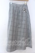 axes femme / 花刺繍チェック柄スカート  グレー O-25-11-07-015-AX-SK-IG-OS