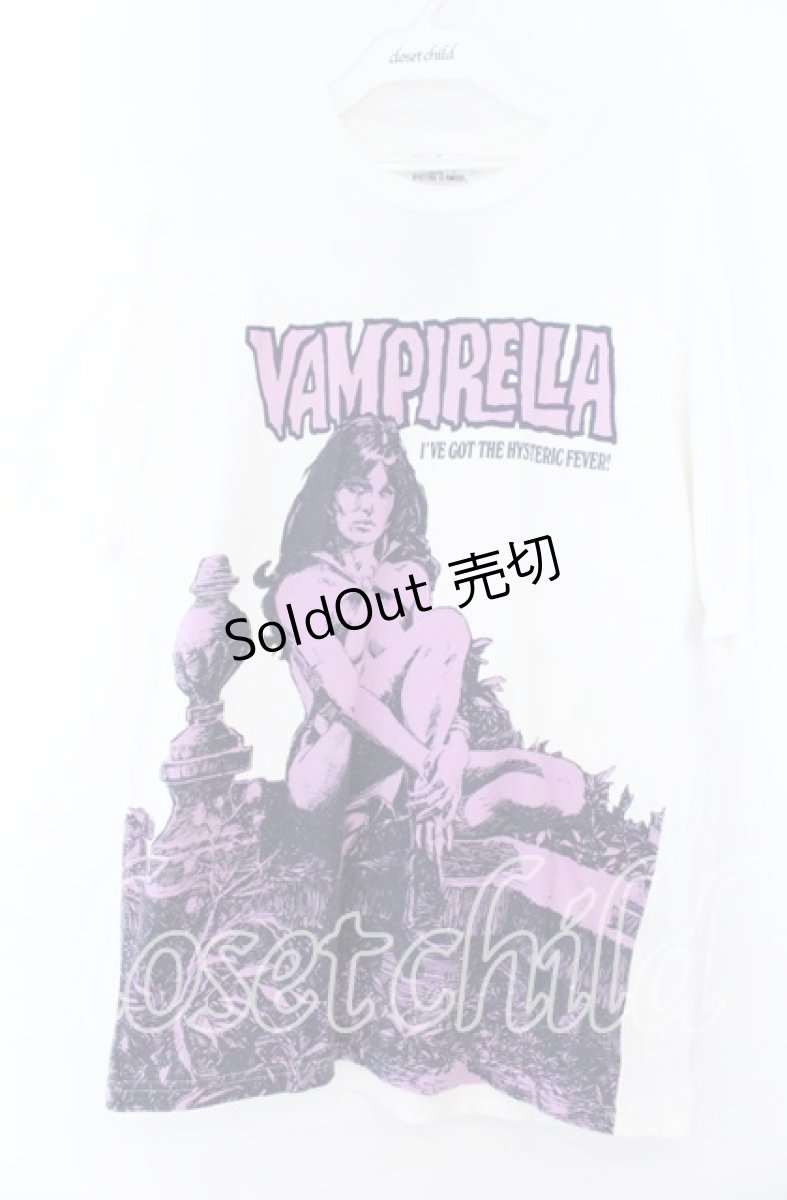 画像1: 【SALE】HYSTERIC GLAMOUR / VAMPIRELLA/WHEN WAKES THE DEAD Tシャツ  ホワイト×パープル O-25-11-07-032-PU-TS-IG-ZT265 (1)