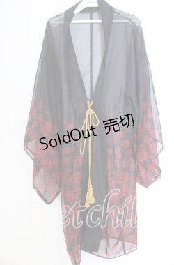 画像1: axes femme kawaii / 彼岸花柄シアー着物風羽織  クロ×アカ O-25-11-07-043-AX-TO-IG-OS