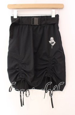 画像1: NieR Clothing /ACK ROSE ARRANGE SKIRT【ベルト付き】スカート  ブラック O-25-11-08-053-PU-SK-IG-OS