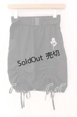 画像1: NieR Clothing /ACK ROSE ARRANGE SKIRT【ベルト付き】スカート  ブラック O-25-11-08-053-PU-SK-IG-OS