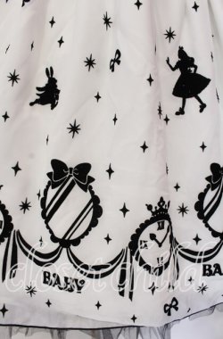 画像3: BABY,THE STARS SHINE BRIGHT / Alice and the Looking Glass of Time柄 ジャンパースカート  シロ×クロ O-25-11-08-012-BA-OP-IG-OS