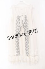 axes femme / スカラップ刺繍シフォンプリーツワンピース  アイボリー O-25-11-10-086-AX-OP-IG-OS