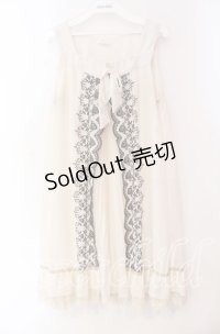 axes femme / スカラップ刺繍シフォンプリーツワンピース  アイボリー O-25-11-10-086-AX-OP-IG-OS