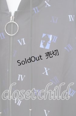 画像2: NieR Clothing / プリントZIPパーカー  ブラック×数字柄 O-25-11-10-091-PU-TO-IG-OS