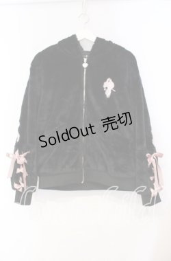 画像1: NieR Clothing / 超ふわもこスリーブレースアップバックロゴジップアウター  ブラック×ピンク O-25-11-10-098-PU-CO-IG-OS