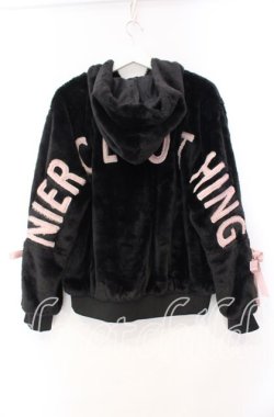 画像4: NieR Clothing / 超ふわもこスリーブレースアップバックロゴジップアウター  ブラック×ピンク O-25-11-10-098-PU-CO-IG-OS