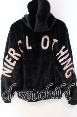 画像5: NieR Clothing / 超ふわもこスリーブレースアップバックロゴジップアウター  ブラック×ピンク O-25-11-10-098-PU-CO-IG-OS