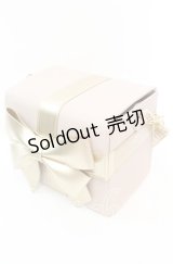 Fi.n.t / 多重リボンプレゼントボックスバッグ  ベージュ×ゴールド O-25-11-11-1005-CA-BG-OW-OS